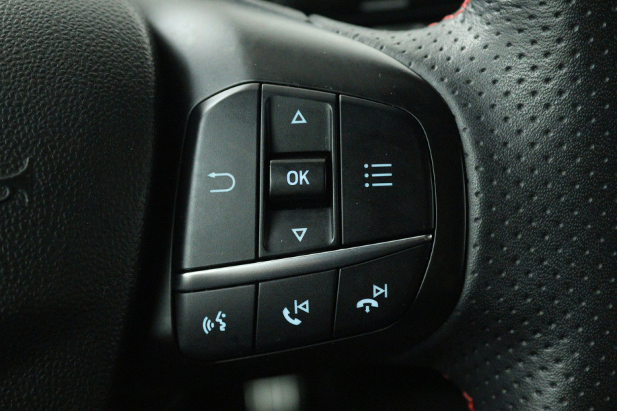 Ford Fiesta 1.0 EcoBoost Hybrid ST-Line X (TREKHAAK, CAMERA, STOEL/STUUR VERWARMING, CRUISE CONTROL ADAPTIEF, PARKEERSENSOREN)