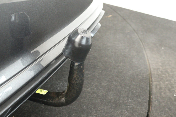 Ford Fiesta 1.0 EcoBoost Hybrid ST-Line X (TREKHAAK, CAMERA, STOEL/STUUR VERWARMING, CRUISE CONTROL ADAPTIEF, PARKEERSENSOREN)