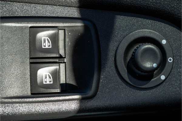 Renault Trafic L2H1 | 170 PK | MARGE | 5-Persoons | Automaat | LED | Schuifdeur L+R | Camera | Cruise | Climatronic