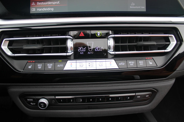 BMW Z4 Roadster sDRIVE 20i HIGH EXECUTIVE M-SPORT AUTOMAAT | M INTERIEURPAKKET  | M EXTERIEURPAKKET | M SPORTSTUUR | 19" VIJFDUBBELSPAAKS M SPORTWIELEN | NAVIGATIE | DRAADLOZE APPLE CARPLAY / ANDROID AUTO |  LEDER VERNASCA COGNAC | STOEL / STUUR VERWARMING | ACHTERUITRIJCAMERA | FULL LED KOPLAMPEN | SAFETY PAKKET | DODEHOEK DETECTIE | HARMAN KARDON |