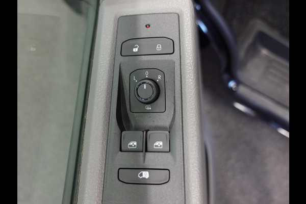 Volkswagen Transporter 150pk L2H1 28 Highline Automaat Trekhaak Navigatie Carplay Camera  Cruise control Lm velgen