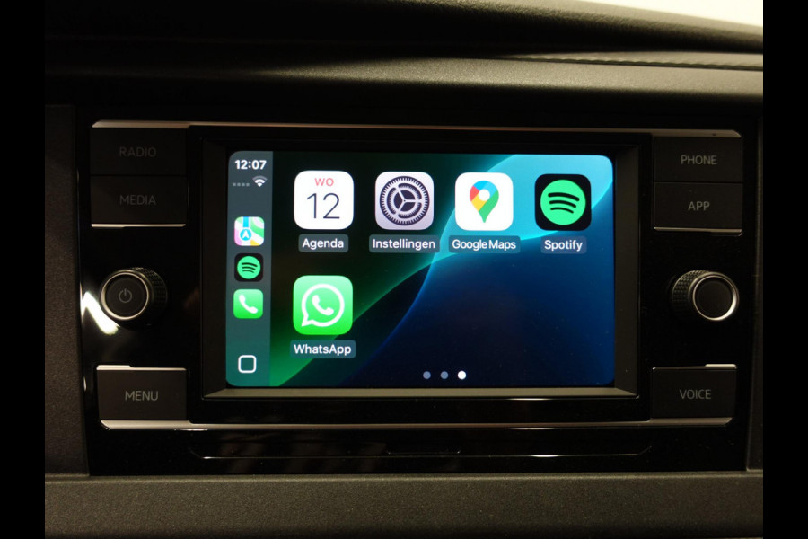 Volkswagen Transporter 150pk L2H1 28 Highline Automaat Trekhaak Navigatie Carplay Camera  Cruise control Lm velgen