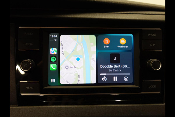Volkswagen Transporter 150pk L2H1 28 Highline Automaat Trekhaak Navigatie Carplay Camera  Cruise control Lm velgen