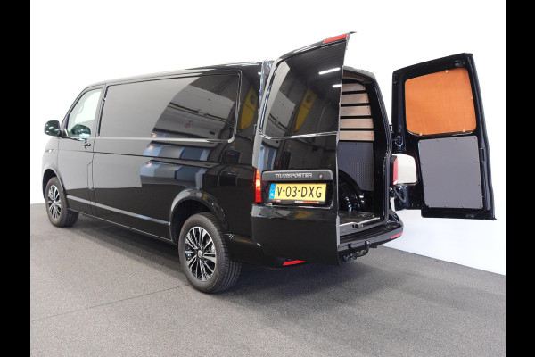 Volkswagen Transporter 150pk L2H1 28 Highline Automaat Trekhaak Navigatie Carplay Camera  Cruise control Lm velgen