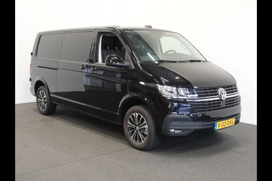 Volkswagen Transporter 150pk L2H1 28 Highline Automaat Trekhaak Navigatie Carplay Camera  Cruise control Lm velgen