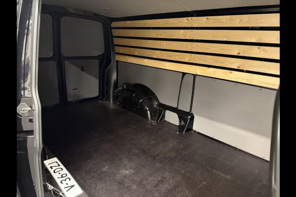 Volkswagen Transporter 2.0 150PK L2H1 Highline Automaat Airco  Navi Parkeersensoren Camera Trekhaak Carplay
