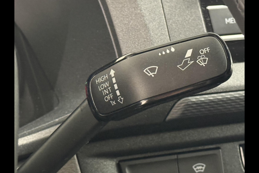 Volkswagen Transporter 2.0 150PK L2H1 Highline Automaat Airco  Navi Parkeersensoren Camera Trekhaak Carplay