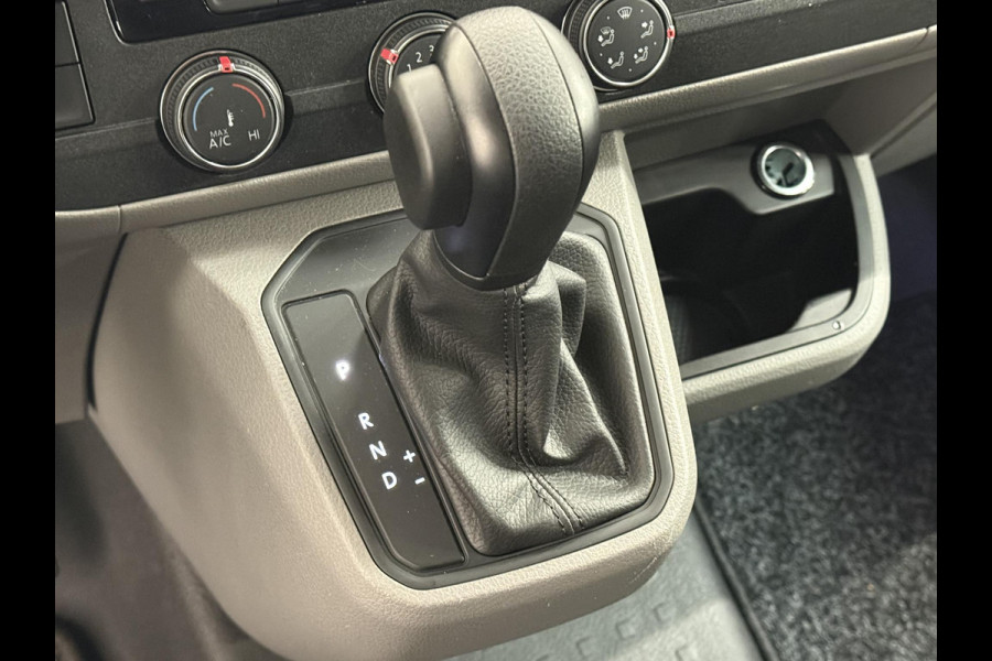 Volkswagen Transporter 2.0 150PK L2H1 Highline Automaat Airco  Navi Parkeersensoren Camera Trekhaak Carplay
