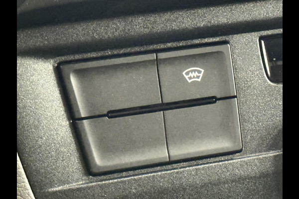 Volkswagen Transporter 2.0 150PK L2H1 Highline Automaat Airco  Navi Parkeersensoren Camera Trekhaak Carplay