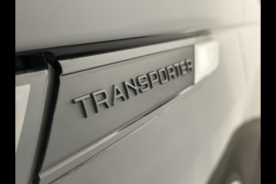 Volkswagen Transporter 2.0 150PK L2H1 Highline Automaat Airco  Navi Parkeersensoren Camera Trekhaak Carplay
