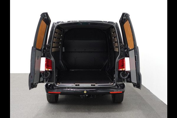 Volkswagen Transporter 2.0 150PK L2H1 Highline Automaat Airco  Navi Parkeersensoren Camera Trekhaak Carplay