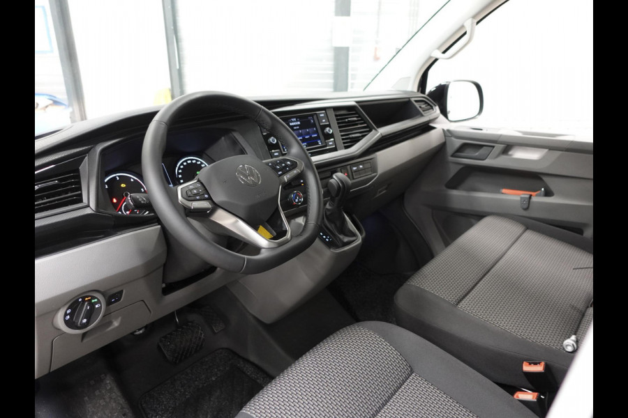 Volkswagen Transporter 2.0 TDI L2H1 28 Highline Automaat Automaat Camera Airco Cruise Navi Trekhaak