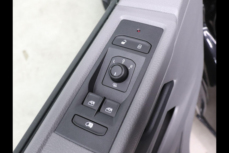 Volkswagen Transporter 2.0 TDI L2H1 28 Highline Automaat Automaat Camera Airco Cruise Navi Trekhaak