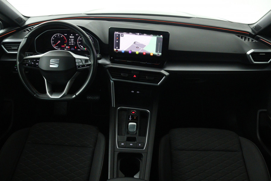 Seat Leon Sportstourer 1.5 eTSI FR Launch Edition (DIGITALE COCKPIT, NAVIGATIE, CRUISE CONTROL ADAPTIEF, PARKEERSENSOREN)