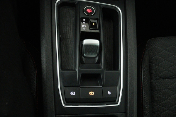 Seat Leon Sportstourer 1.5 eTSI FR Launch Edition (DIGITALE COCKPIT, NAVIGATIE, CRUISE CONTROL ADAPTIEF, PARKEERSENSOREN)