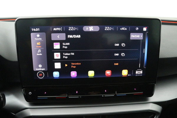 Seat Leon Sportstourer 1.5 eTSI FR Launch Edition (DIGITALE COCKPIT, NAVIGATIE, CRUISE CONTROL ADAPTIEF, PARKEERSENSOREN)