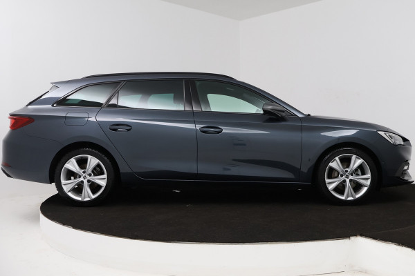 Seat Leon Sportstourer 1.5 eTSI FR Launch Edition (DIGITALE COCKPIT, NAVIGATIE, CRUISE CONTROL ADAPTIEF, PARKEERSENSOREN)