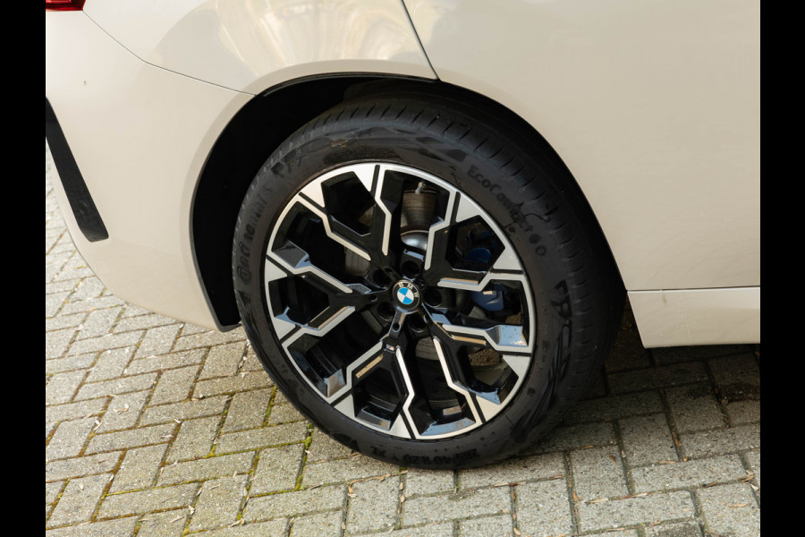 BMW X3 30e xDrive M-Sport Pro - Pano - Trekhaak - ACC - Head-up