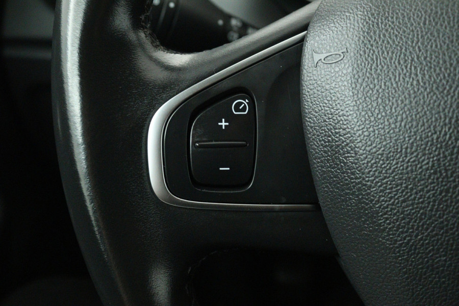 Renault Captur 0.9 TCe Intens (TREKHAAK, CAMERA, CRUISE CONTROL, PARKEERSENSOREN, NAVIGATIE)