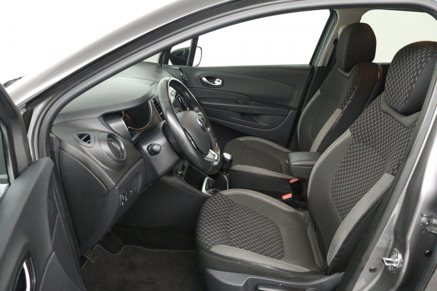 Renault Captur 0.9 TCe Intens (TREKHAAK, CAMERA, CRUISE CONTROL, PARKEERSENSOREN, NAVIGATIE)
