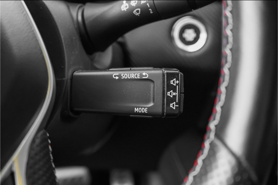 Renault Captur 1.6 E-Tech Plug-in Hybrid 160 R.S. Line ACC Camera Trekhaak Keyless