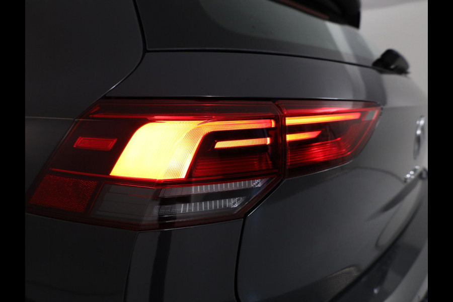 Volkswagen Golf 1.4 eHybrid Style 204 pk Automaat (DSG) | Navigatie via App | Parkeersensoren | Adaptieve cruise control | LED koplampen |