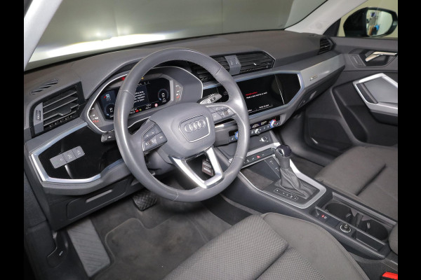 Audi Q3 45 TFSI e Business Edition 245 pk S-tronic| Navigatie | Parkeersensoren | Achteruitrijcamera | Stoelverwarming | Apple Carplay/Android Auto |