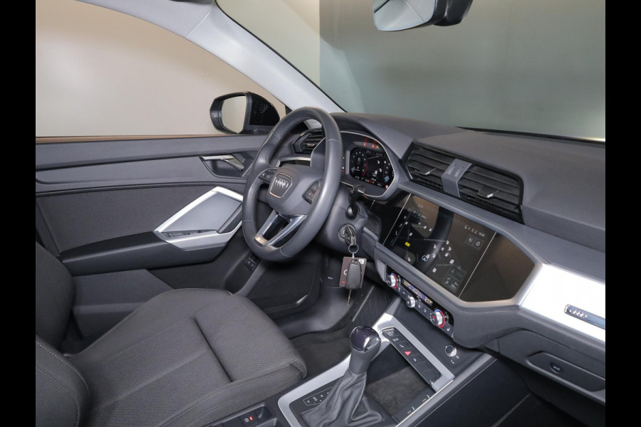 Audi Q3 45 TFSI e Business Edition 245 pk S-tronic| Navigatie | Parkeersensoren | Achteruitrijcamera | Stoelverwarming | Apple Carplay/Android Auto |