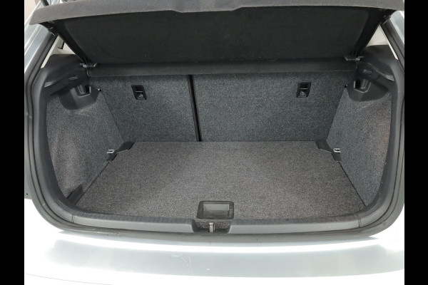 Volkswagen Polo 1.0 TSI R-Line Edition 95pk 5bak| Navi| 16'LM-velgen| Extra getint glas| Parksensors