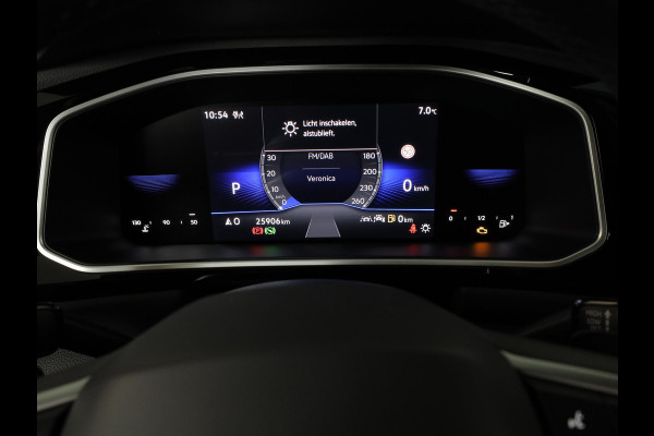 Volkswagen T-Roc 1.5 TSI R-Line 150 PK DSG | Navigatie | Trekhaak afneembaar | ErgoActive Stoel Pakket | Parkeercamera |