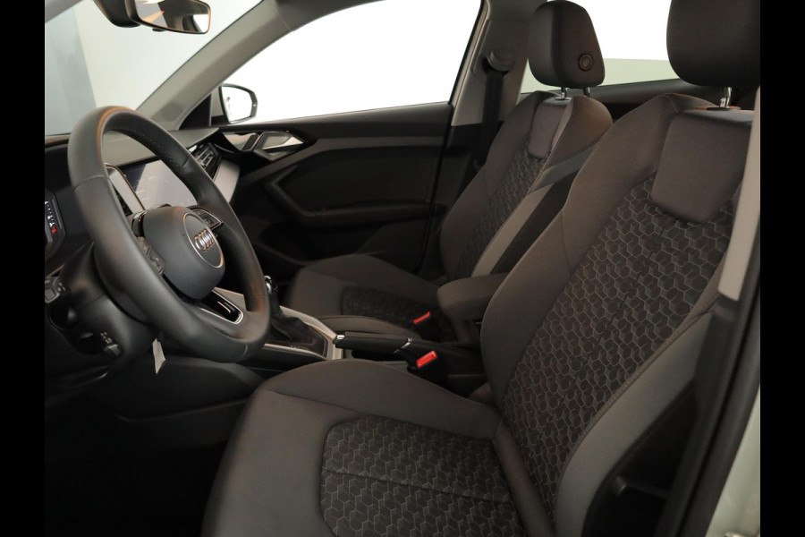 Audi A1 Sportback 30 TFSI Advanced edition 116pk AUT|  Sportstoelen | Navigatie via App | Climatronic | Verwarmbare voorstoelen | Gratis winterset