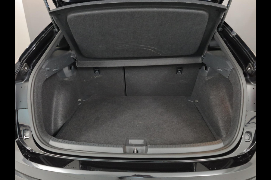 Volkswagen Taigo 1.0 TSI R-Line 115PK | Panorama dak | Navigatie via app | Parkeersensoren | Automatische airco |