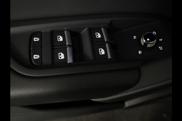 Audi Q5 50 TFSI e Advanced edition 299 pk S-tronic | Verlengde garantie | Navigatie | Trekhaak (wegklapbaar) | Parkeersensoren | Stoelverwarming v/a | S-line interieur |