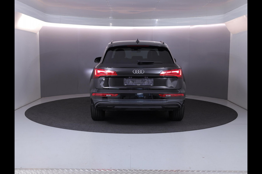 Audi Q5 50 TFSI e Advanced edition 299 pk S-tronic | Verlengde garantie | Navigatie | Trekhaak (wegklapbaar) | Parkeersensoren | Stoelverwarming v/a | S-line interieur |