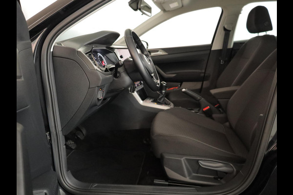 Volkswagen Polo 1.0 TSI Comfortline Business 95pk 5bak | 15'LM-velgen | Navi| parksensors |