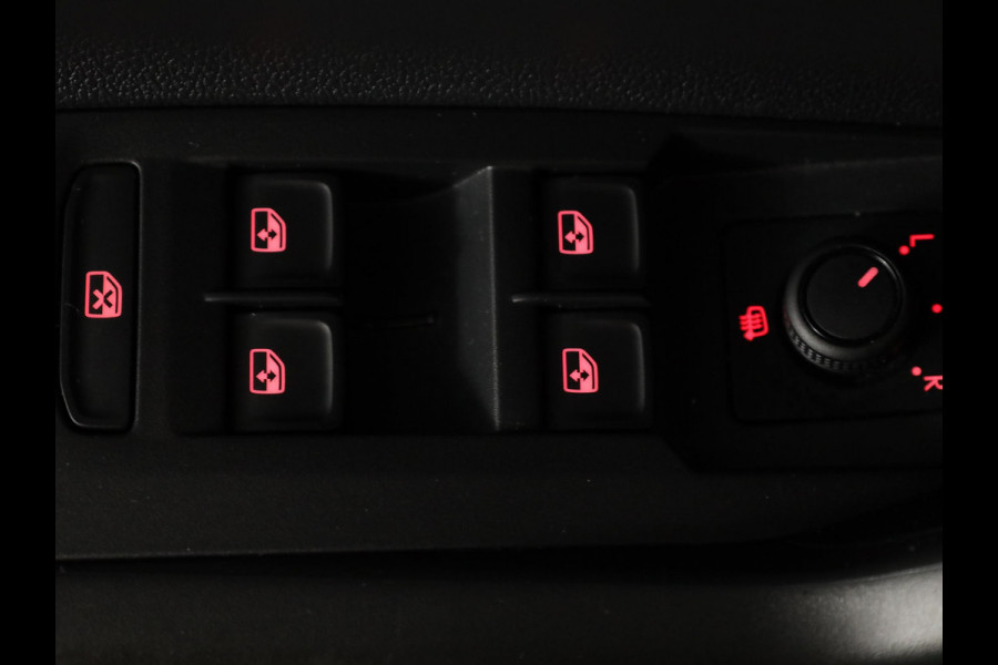 Volkswagen Polo 1.0 TSI Comfortline Business 95pk 5bak | 15'LM-velgen | Navi| parksensors |