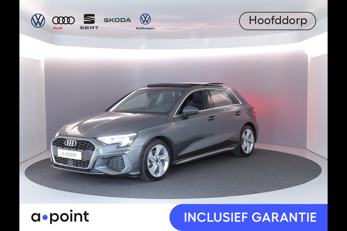 Audi A3 Sportback 30 TFSI S edition 110 pk S-tronic | Navigatie | Panoramadak | Parkeersensoren (Park assist) | S-Line |