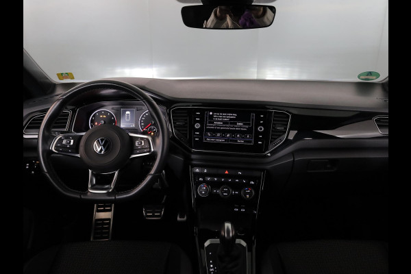 Volkswagen T-Roc 1.5 TSI Sport 150 PK DSG | Navigatie | Black Style pakket | Parkeercamera |