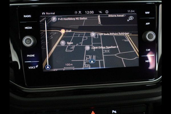 Volkswagen T-Roc 1.5 TSI Sport 150 PK DSG | Navigatie | Black Style pakket | Parkeercamera |