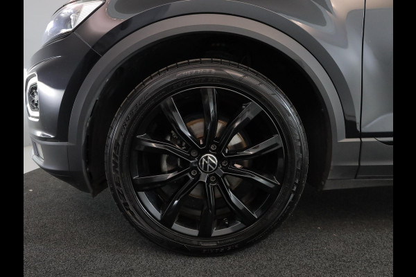 Volkswagen T-Roc 1.5 TSI Sport 150 PK DSG | Navigatie | Black Style pakket | Parkeercamera |