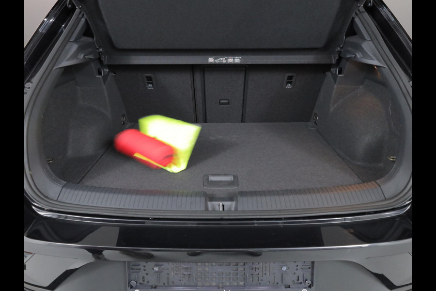 Volkswagen T-Roc 1.5 TSI Sport 150 PK DSG | Navigatie | Black Style pakket | Parkeercamera |
