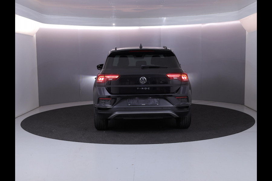 Volkswagen T-Roc 1.5 TSI Sport 150 PK DSG | Navigatie | Black Style pakket | Parkeercamera |