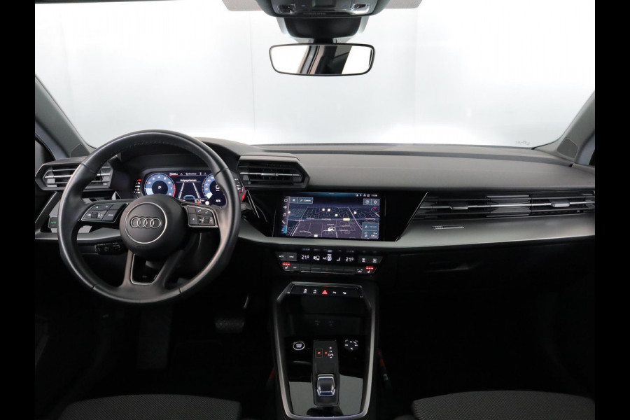Audi A3 Limousine 30 TFSI Advanced edition 110 pk S-tronic | Navigatie | Parkeersensoren (Park assist) | Apple Carplay/Android Auto | Stoelverwarming |