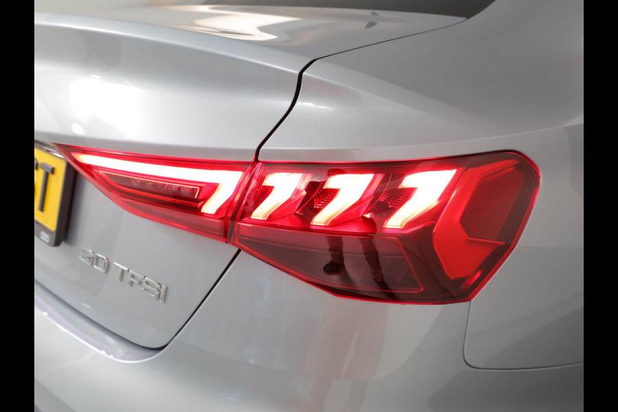 Audi A3 Limousine 30 TFSI Advanced edition 110 pk S-tronic | Navigatie | Parkeersensoren (Park assist) | Apple Carplay/Android Auto | Stoelverwarming |