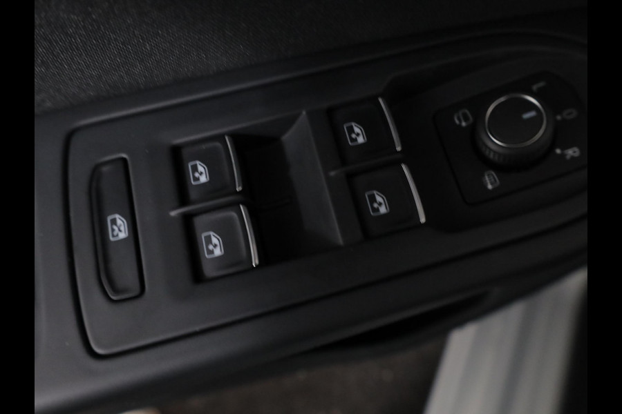 Volkswagen Golf 1.5 eTSI Style 130 PK DSG (Automaat) | Navigatie | Stoel- en stuurverwarming | keyless entry | Parkeer camera | Standkachel |