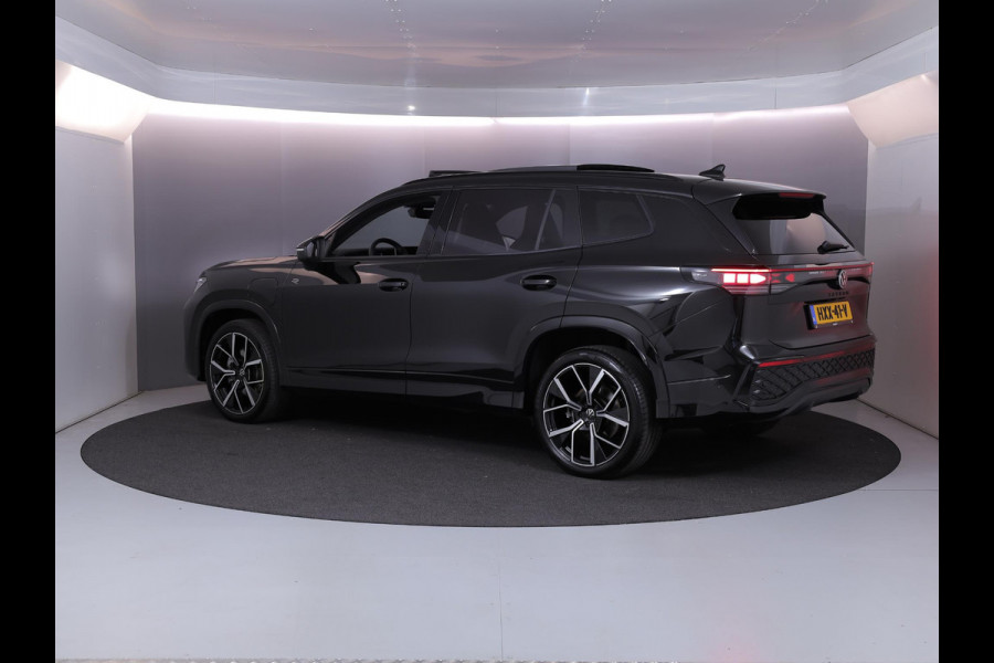 Volkswagen Tayron 1.5 eHybrid R-Line Edition 204 pk Automaat (DSG) | Verlengde garantie | Navigatie | Panoramadak | Trekhaak (wegklapbaar) | Parkeersensoren (Park assist) | Achteruitrijcamera | Stoelverwarming | R-Line |