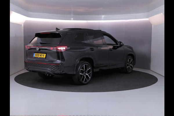 Volkswagen Tayron 1.5 eHybrid R-Line Edition 204 pk Automaat (DSG) | Verlengde garantie | Navigatie | Panoramadak | Trekhaak (wegklapbaar) | Parkeersensoren (Park assist) | Achteruitrijcamera | Stoelverwarming | R-Line |