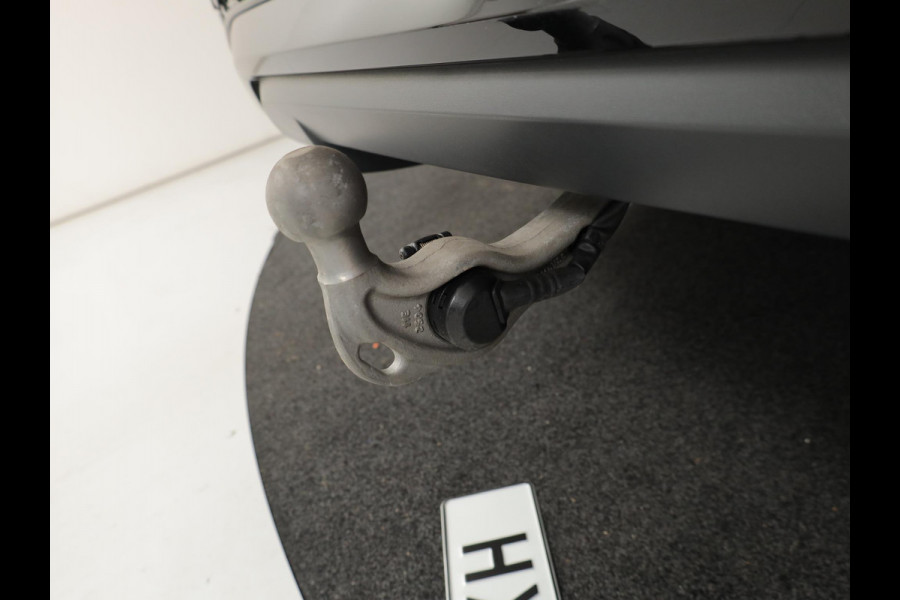 Volkswagen Tayron 1.5 eHybrid R-Line Edition 204 pk Automaat (DSG) | Verlengde garantie | Navigatie | Panoramadak | Trekhaak (wegklapbaar) | Parkeersensoren (Park assist) | Achteruitrijcamera | Stoelverwarming | R-Line |