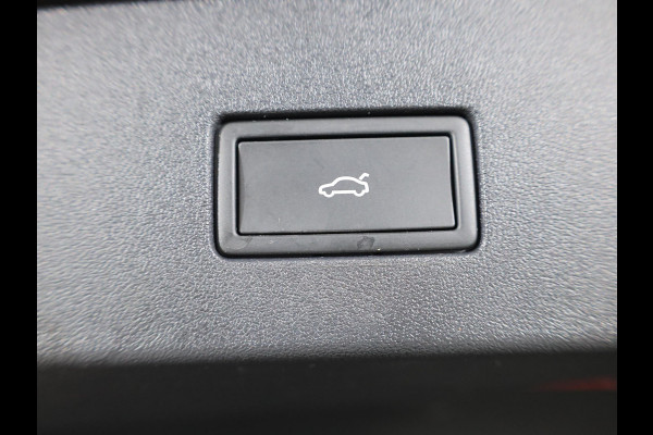 Volkswagen Tayron 1.5 eHybrid R-Line Edition 204 pk Automaat (DSG) | Verlengde garantie | Navigatie | Panoramadak | Trekhaak (wegklapbaar) | Parkeersensoren (Park assist) | Achteruitrijcamera | Stoelverwarming | R-Line |