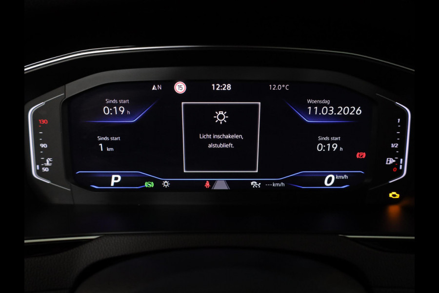 Volkswagen Passat Variant 1.5 TSI R-Line Business + 150pk DSG| Pano-dak| Luxe lederen interieur| Matrix LED